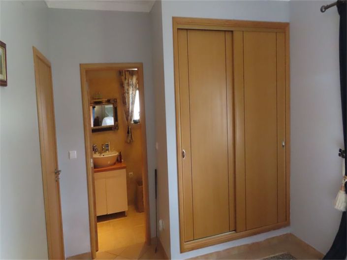 Image No.16-5 Bed Property for sale