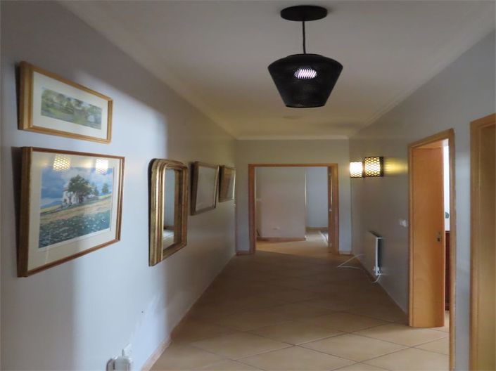 Image No.9-5 Bed Property for sale