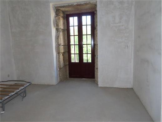 Image No.10-3 Bed Property for sale