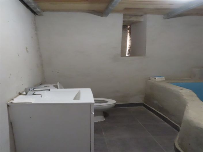 Image No.22-3 Bed Property for sale