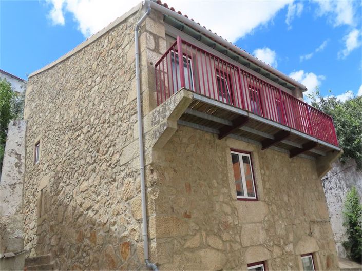 Image No.3-3 Bed Property for sale