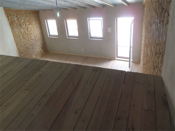 Image No.8-3 Bed Property for sale