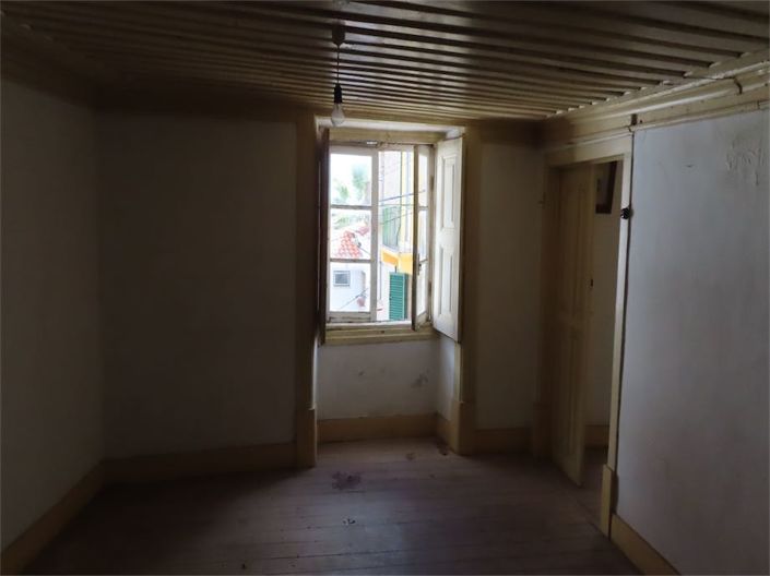 Image No.11-3 Bed Property for sale