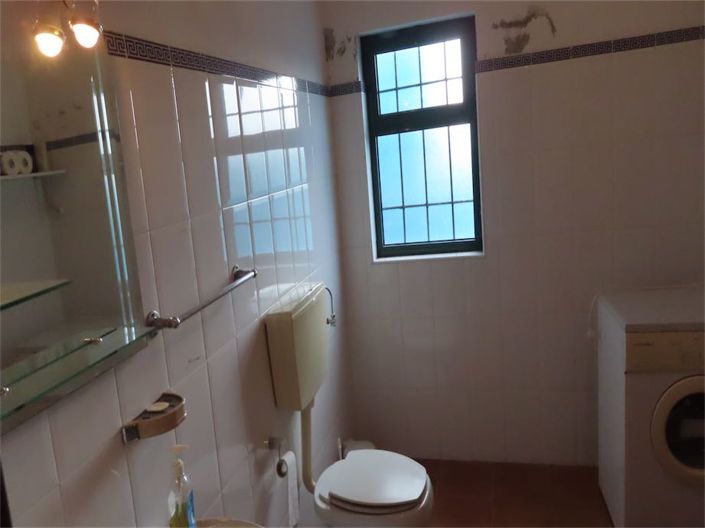 Image No.12-3 Bed Property for sale