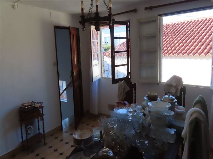 Image No.12-4 Bed Property for sale