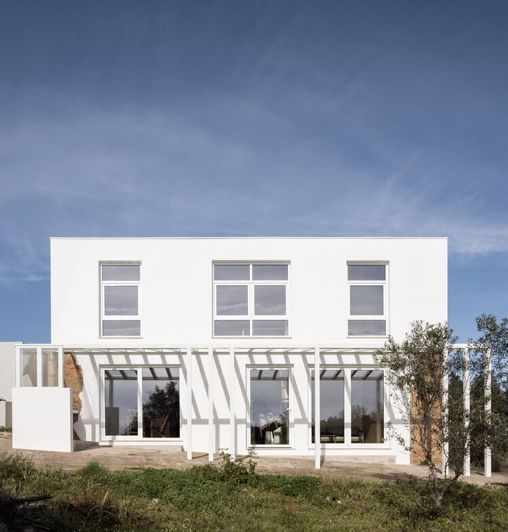 Image No.10-2 Bed Property for sale