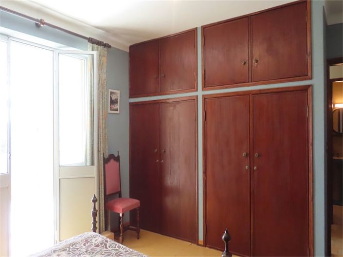 Image No.38-6 Bed Property for sale