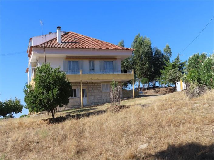 Image No.4-6 Bed Property for sale