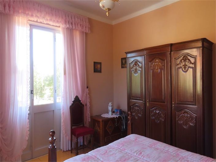 Image No.49-6 Bed Property for sale