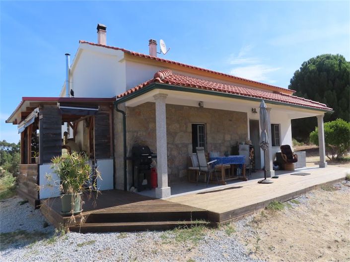 Image No.17-3 Bed Property for sale