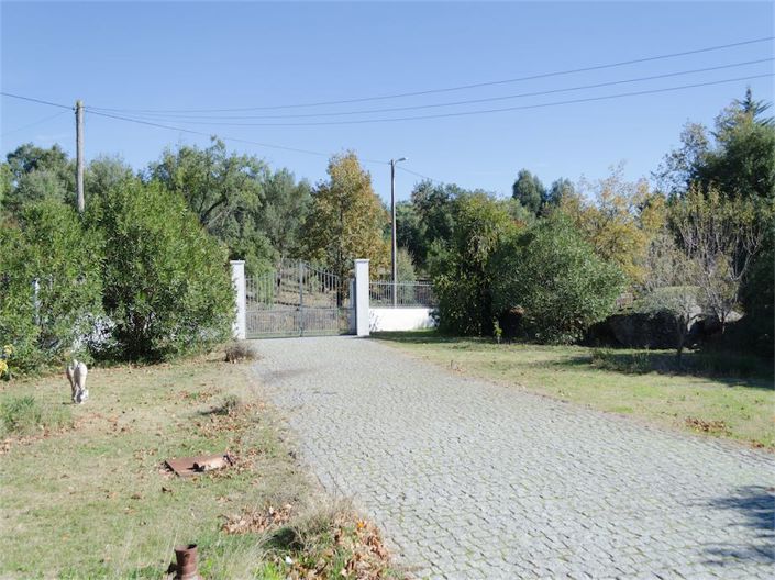 Image No.50-5 Bed Property for sale