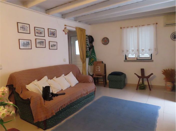 Image No.13-2 Bed Property for sale