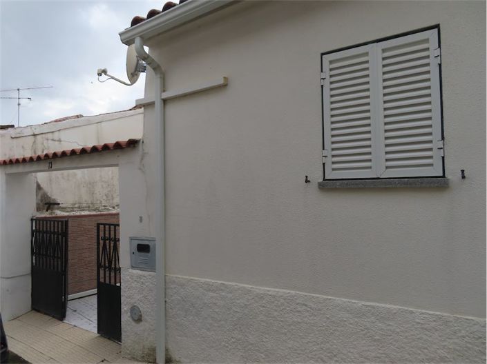 Image No.2-2 Bed Property for sale