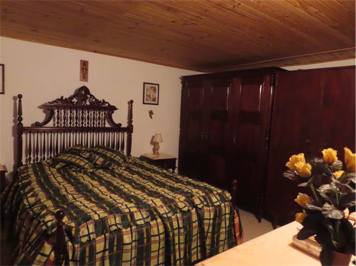 Image No.9-2 Bed Property for sale