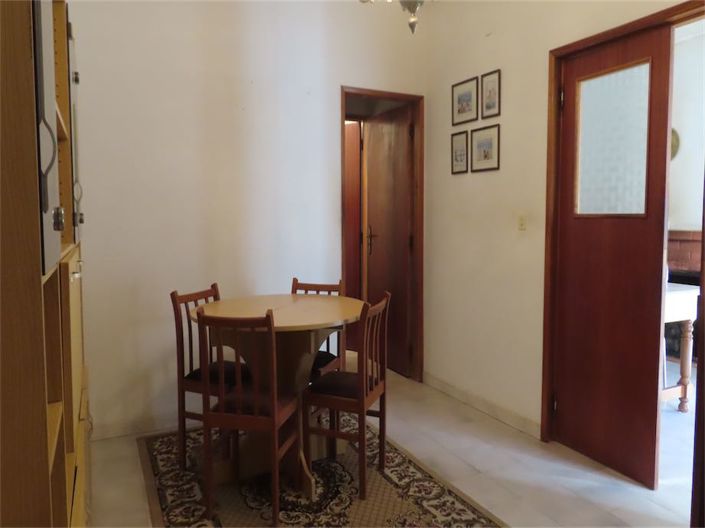 Image No.10-2 Bed Property for sale