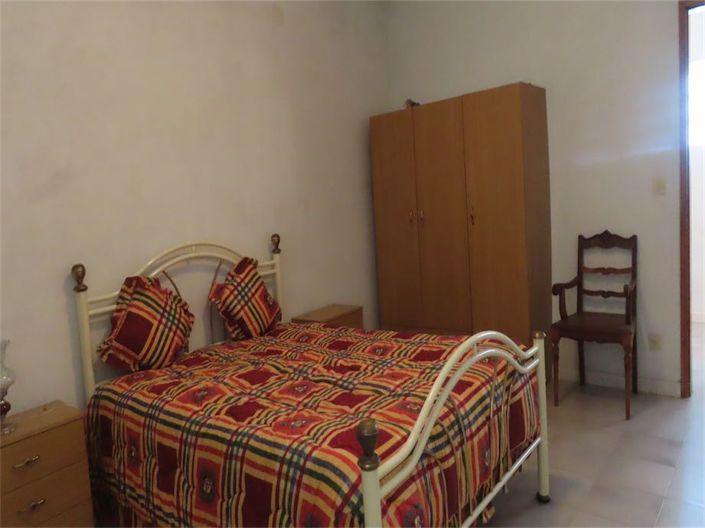 Image No.13-2 Bed Property for sale