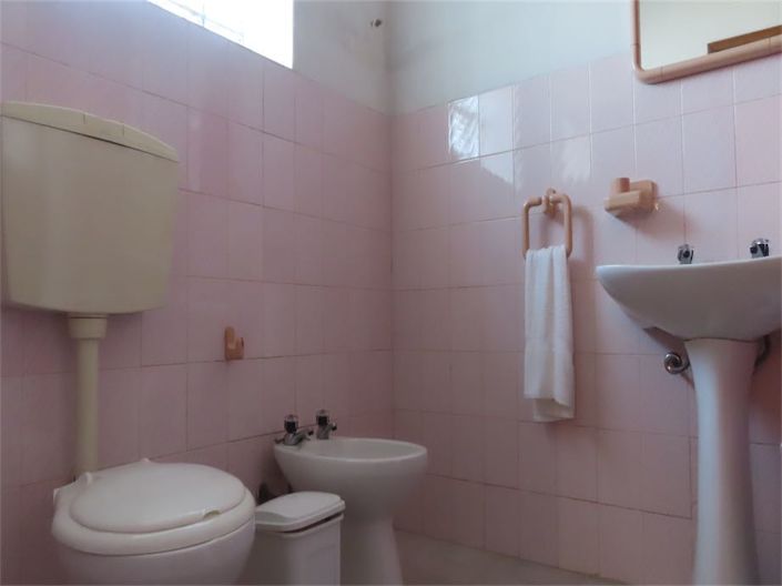 Image No.16-2 Bed Property for sale