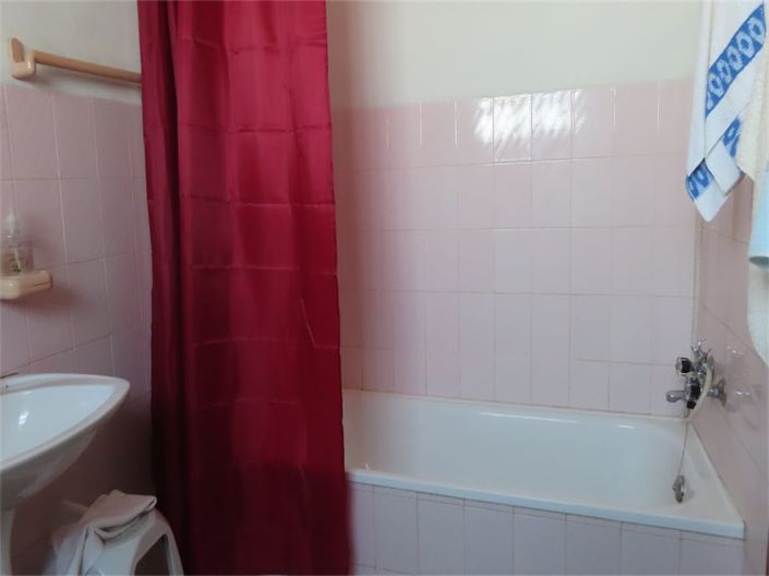 Image No.17-2 Bed Property for sale