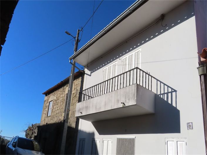 Image No.3-2 Bed Property for sale