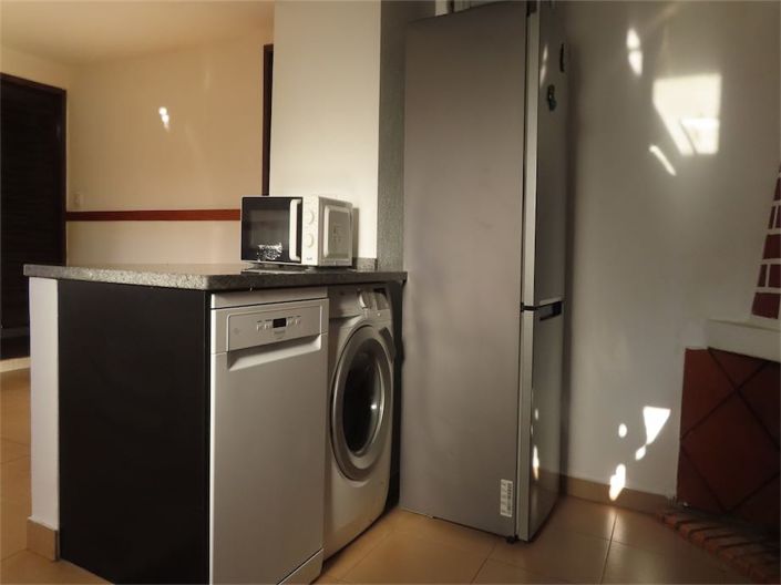 Image No.12-3 Bed Property for sale