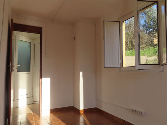 Image No.26-3 Bed Property for sale