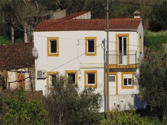 Image No.3-3 Bed Property for sale