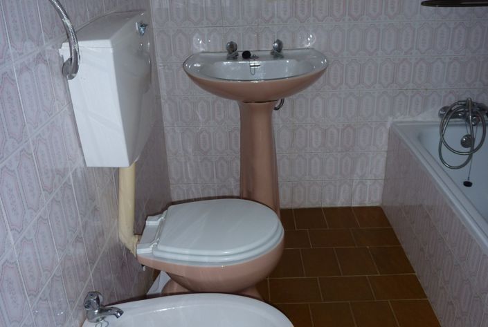 Image No.20-3 Bed Property for sale