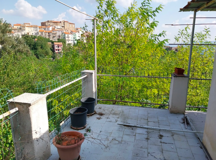 2 Bedrooms townhouse for sale in Campobasso 4 storey house with
