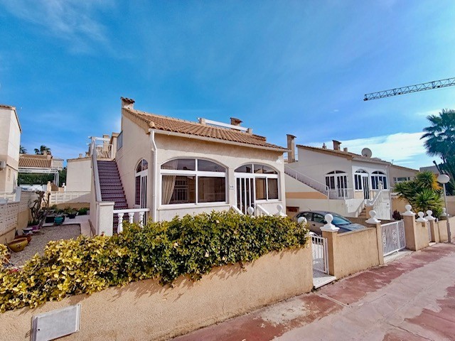 Image No.1-3 Bed Villa for sale
