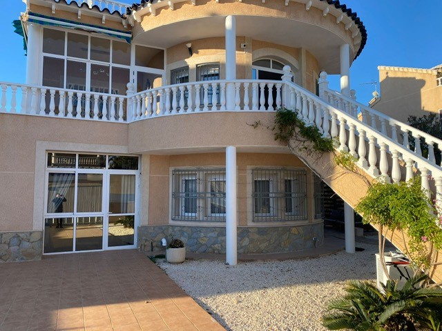 Image No.1-Villa de 4 chambres à vendre à Los Altos