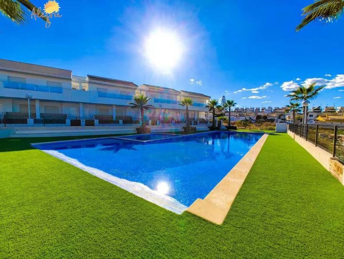 Image No.1-3 Bed Townhouse for sale