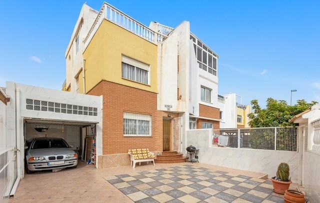 Image No.1-Quad de 2 chambres à vendre à Los Altos
