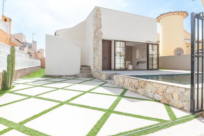 Image No.1-Villa de 3 chambres à vendre à Playa Flamenca