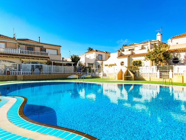 Image No.1-Quad de 3 chambres à vendre à Playa Flamenca