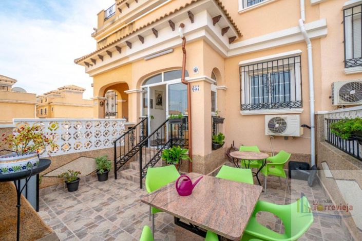Image No.1-3 Bed House for sale
