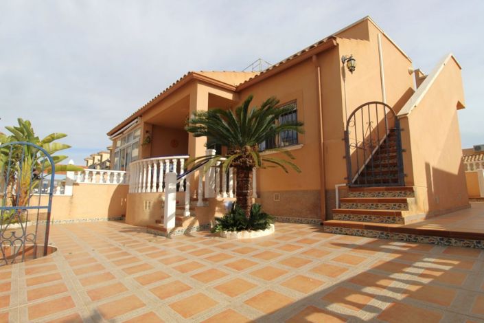 Image No.1-2 Bed Semi-Detached for sale
