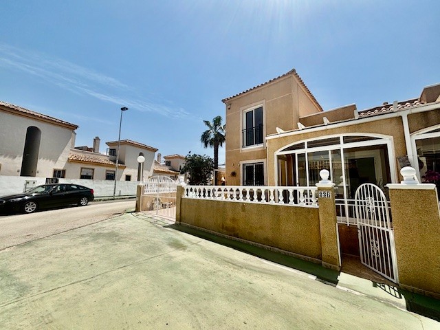 Image No.1-Quad de 3 chambres à vendre à Los Altos