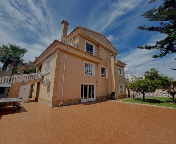 Image No.1-Villa de 5 chambres à vendre à La Zenia