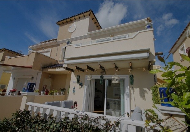Image No.1-3 Bed Semi-Detached for sale