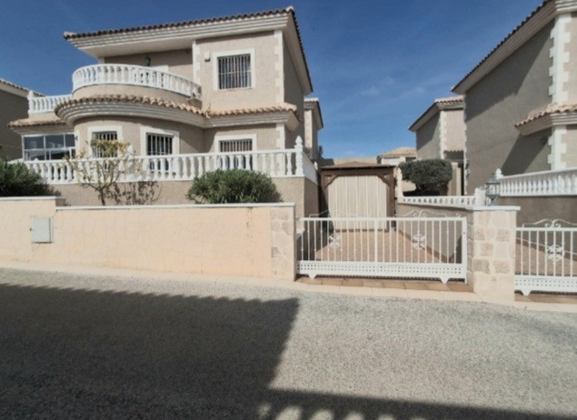 Image No.1-3 Bed Villa for sale
