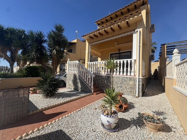 Image No.1-Villa de 3 chambres à vendre à Villamartin