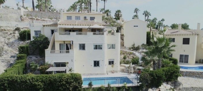 Image No.1-4 Bed Villa for sale