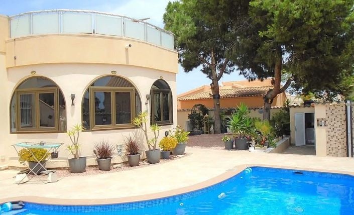 Image No.1-5 Bed Villa for sale