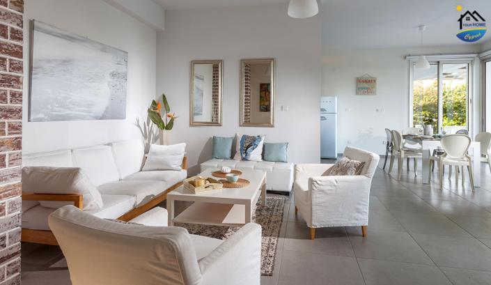 Image No.2-Villa de 8 chambres à vendre à Protaras