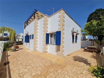aa051-cape-greco-3-bed-bungalow-photo-14-scal