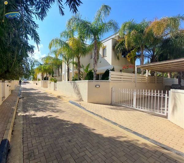 Image No.11-3 Bed Villa for sale