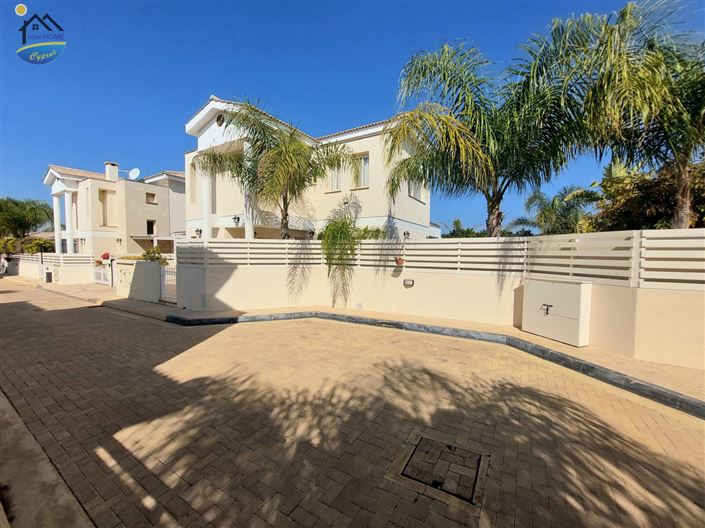 Image No.12-3 Bed Villa for sale