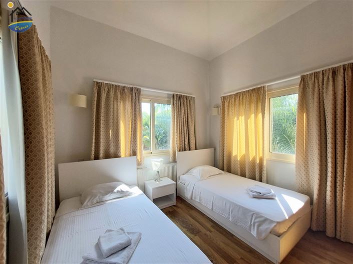 Image No.24-3 Bed Villa for sale