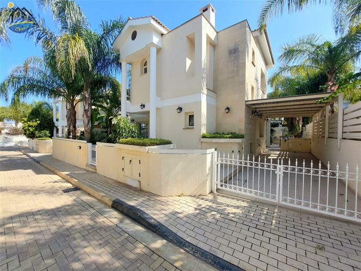 Image No.35-3 Bed Villa for sale