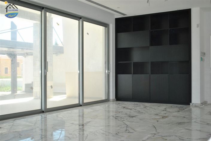 Image No.20-5 Bed Villa for sale